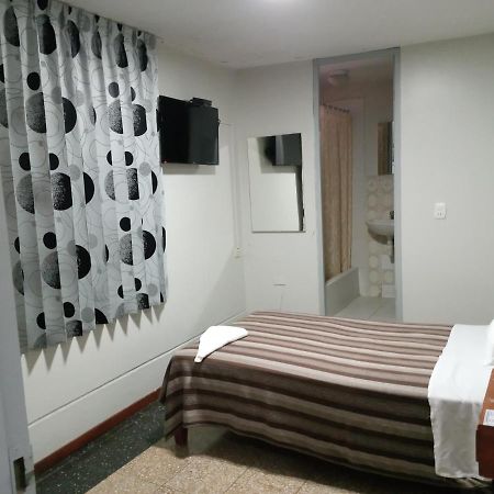 צ'יקלאיו Hotel Plazza מראה חיצוני תמונה