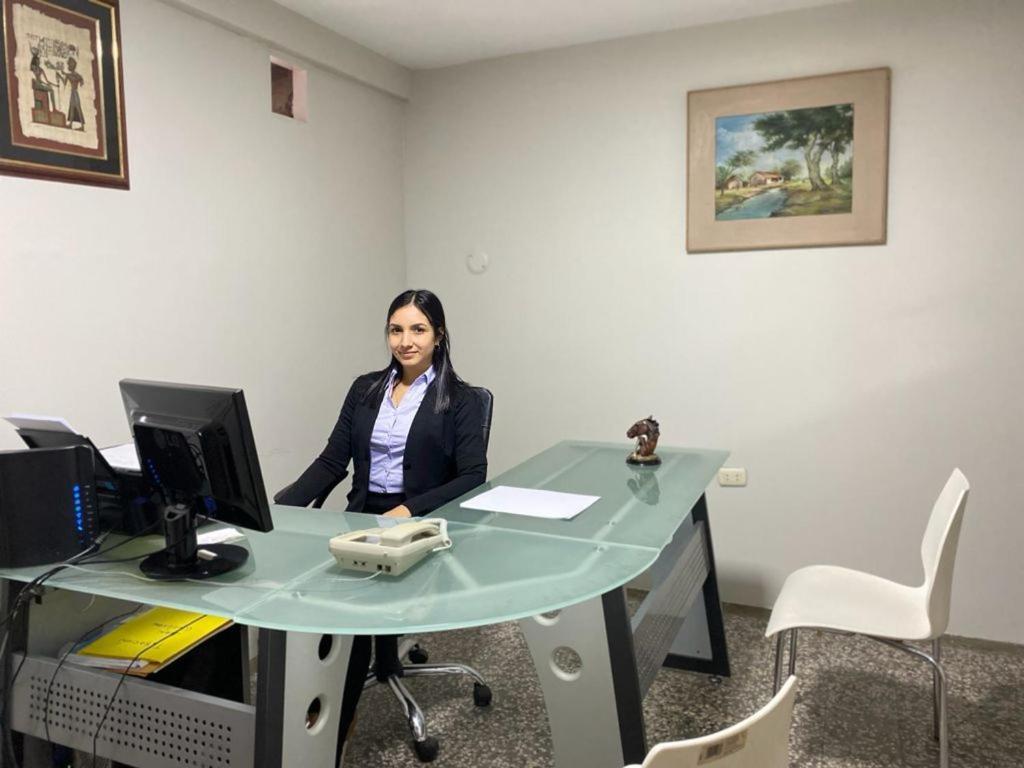 צ'יקלאיו Hotel Plazza מראה חיצוני תמונה