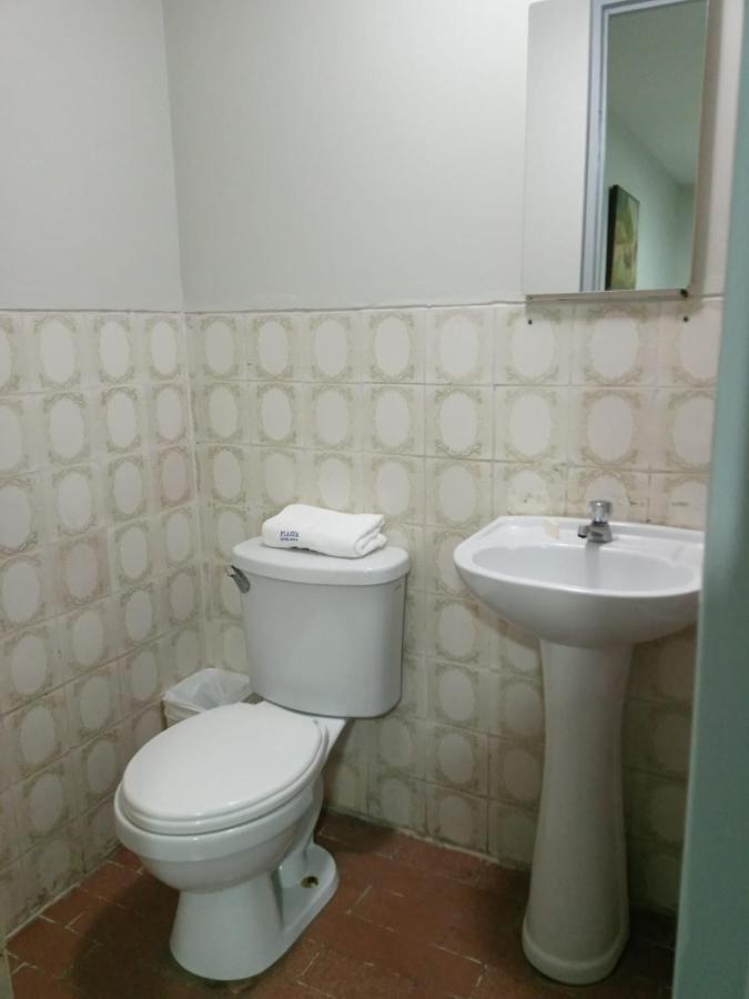 צ'יקלאיו Hotel Plazza מראה חיצוני תמונה