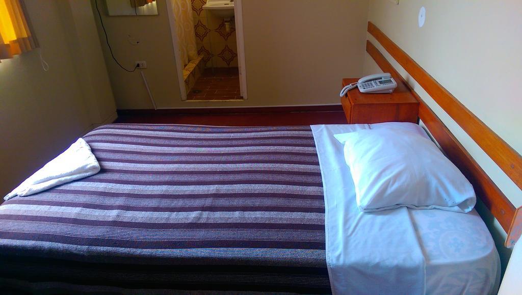 צ'יקלאיו Hotel Plazza חדר תמונה