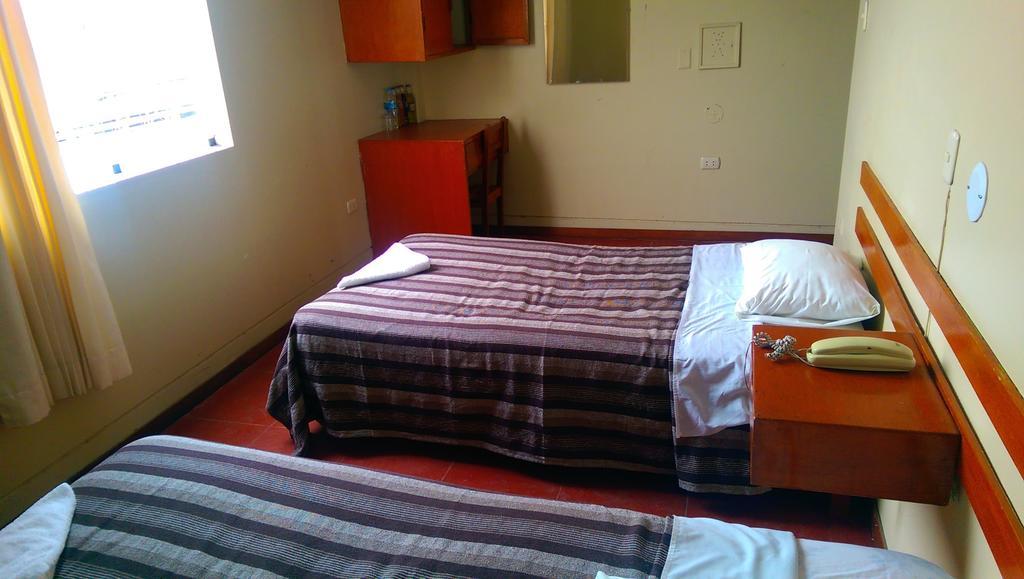 צ'יקלאיו Hotel Plazza חדר תמונה