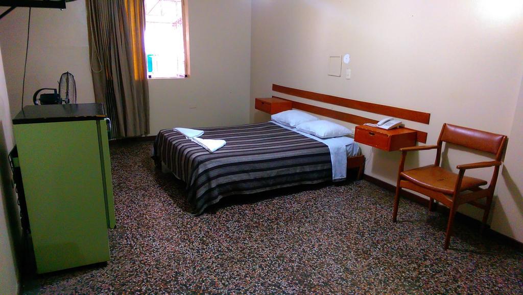צ'יקלאיו Hotel Plazza חדר תמונה