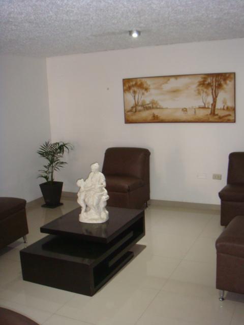 צ'יקלאיו Hotel Plazza מראה חיצוני תמונה