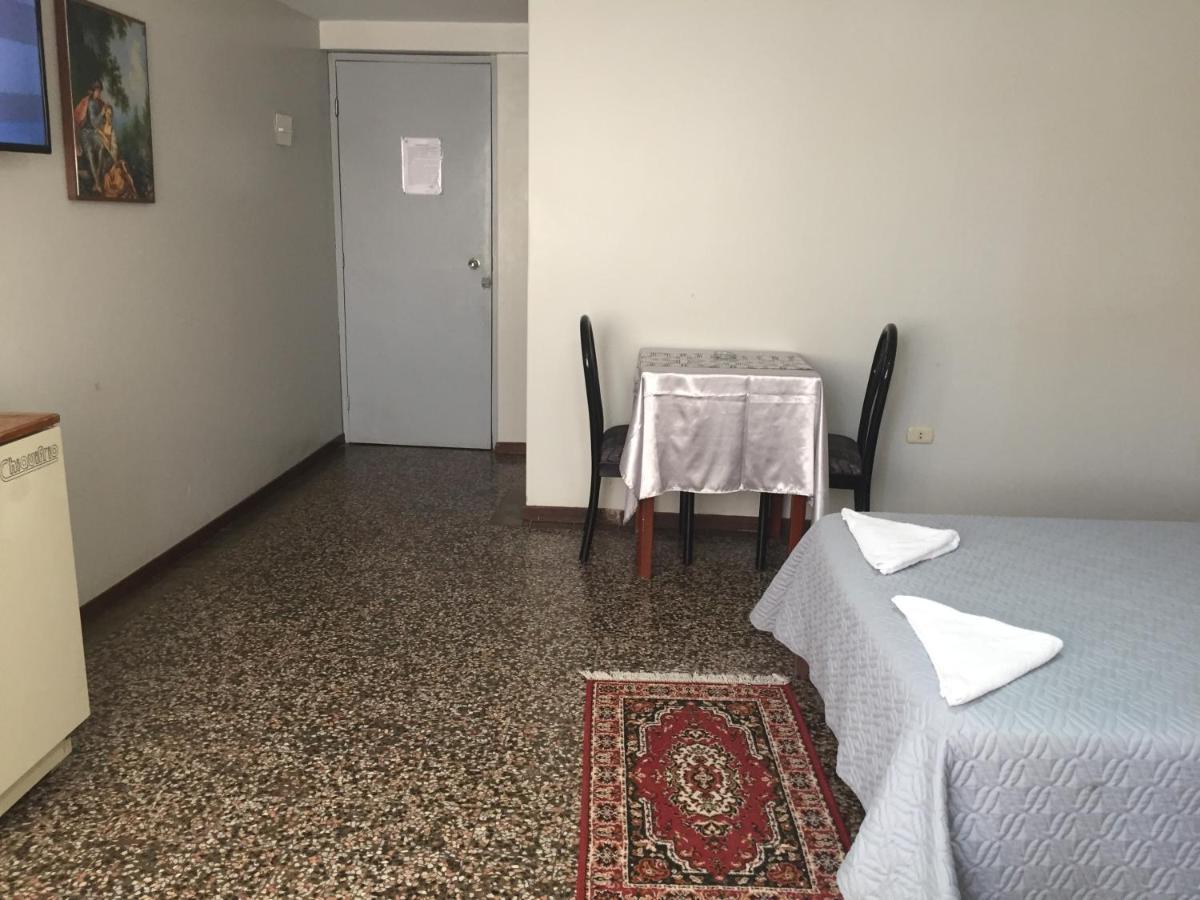צ'יקלאיו Hotel Plazza מראה חיצוני תמונה