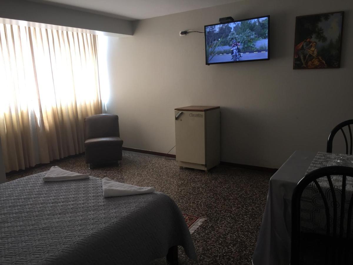 צ'יקלאיו Hotel Plazza מראה חיצוני תמונה